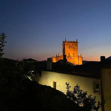 Esquina Do Visconde, Daire *